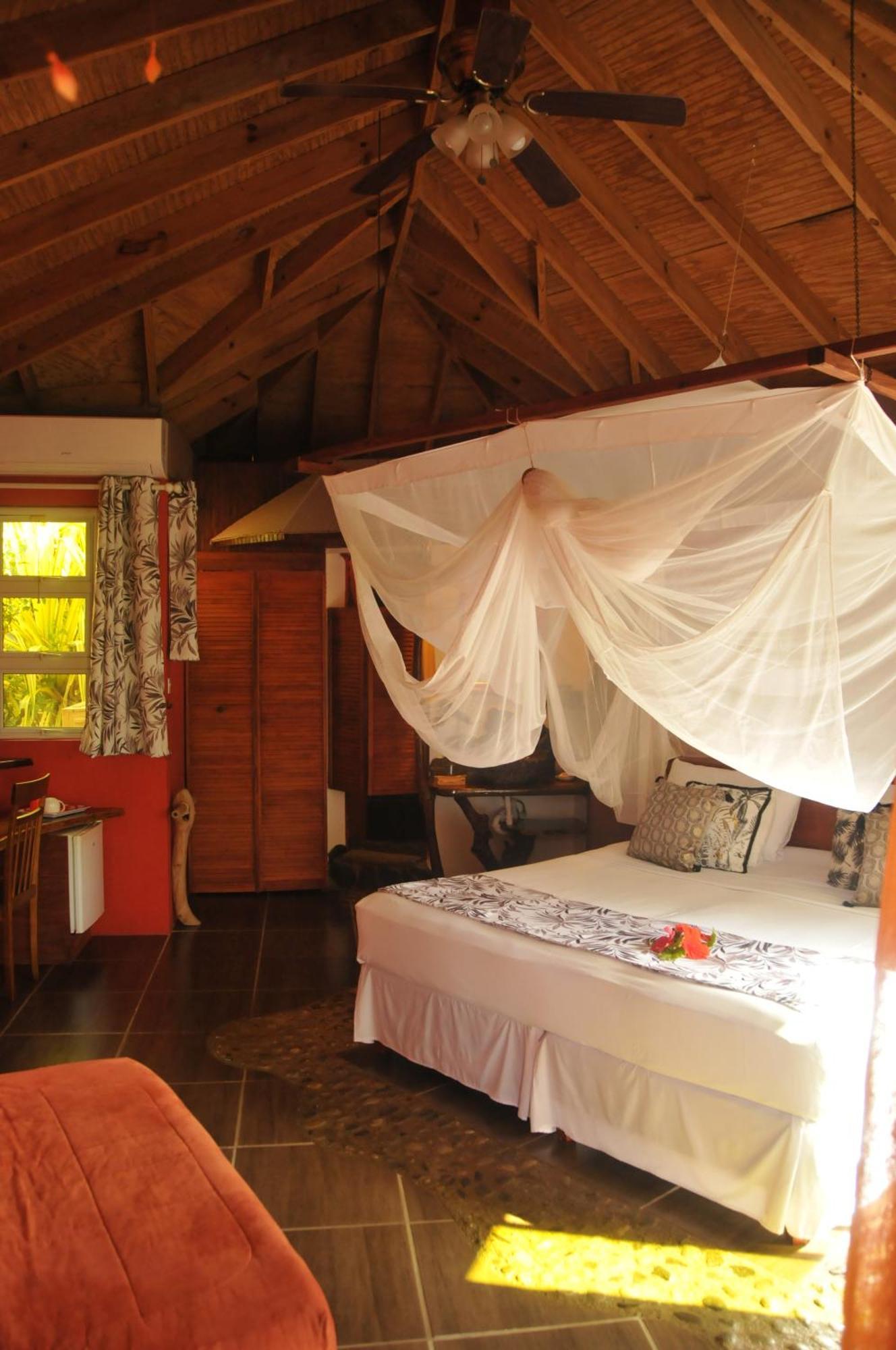 Mango Island Lodges Saint Joseph エクステリア 写真