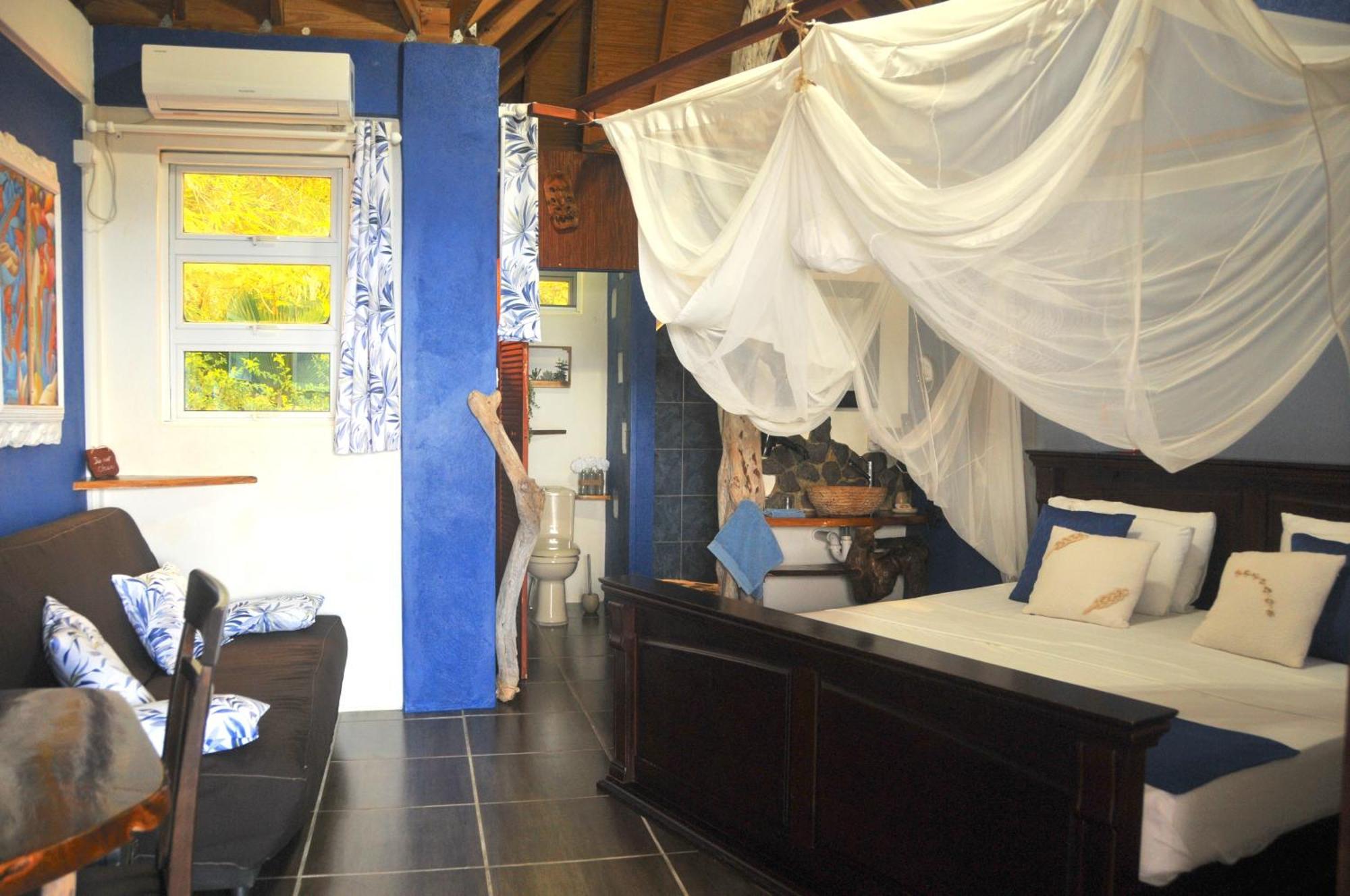 Mango Island Lodges Saint Joseph エクステリア 写真